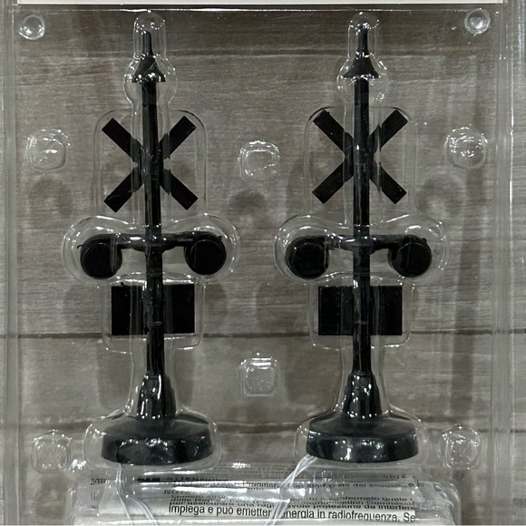 Lemax Railroad Crossing Lighted Accessory - Picture 5 of 6